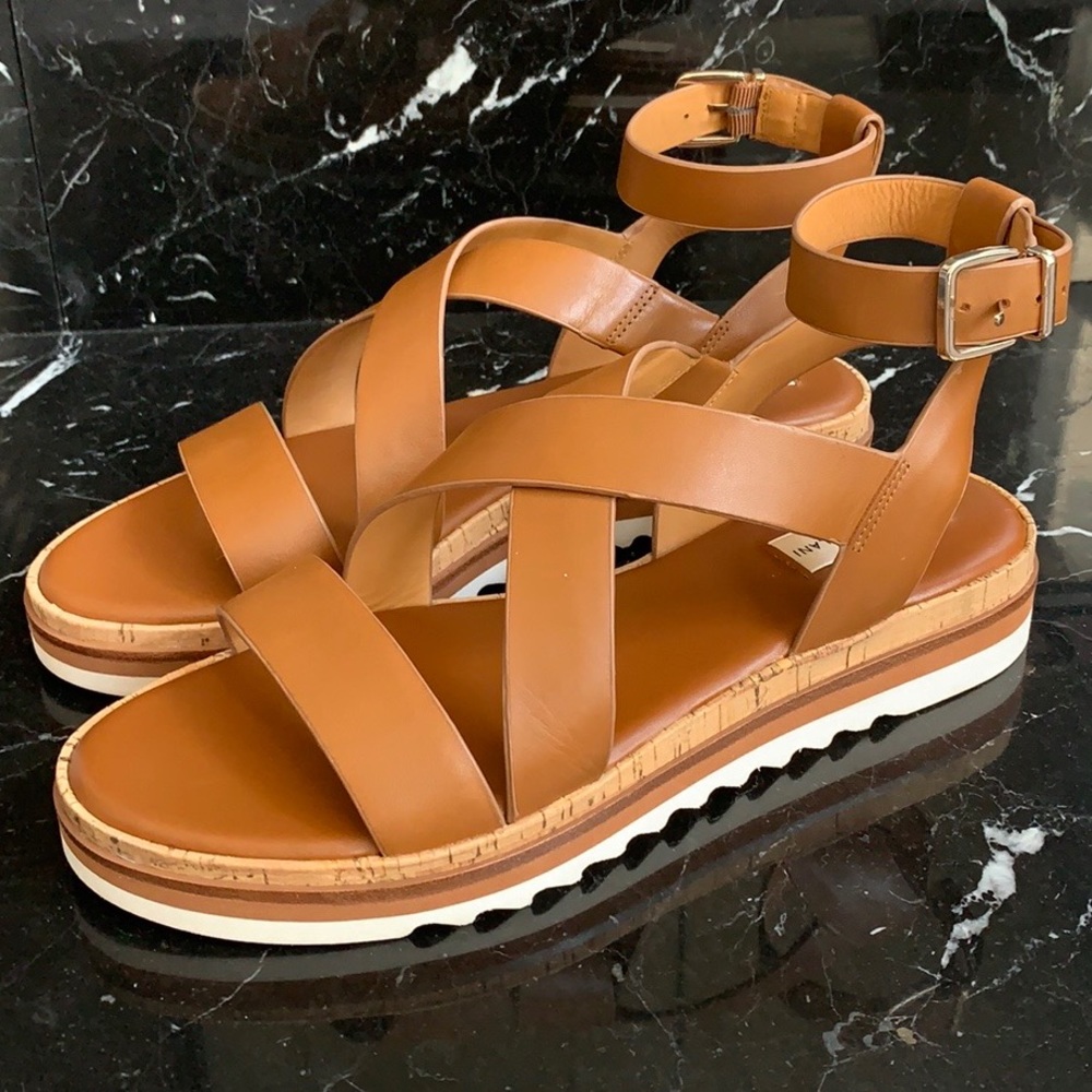 NWT and Box Antonio Melani Martella sandals sz 10
